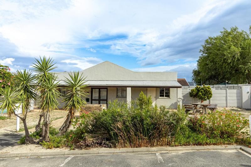 2 Bedroom Property for Sale in Vredekloof East Western Cape